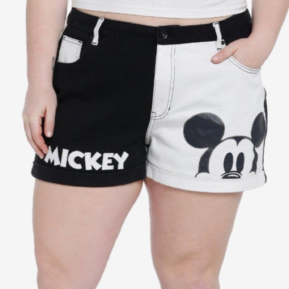 Disney Mickey Mouse Color Block Mom Shorts Plus Size Hot Topic‎